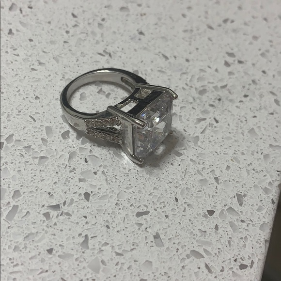 Size 7 bling bling ring - Picture 4 of 4